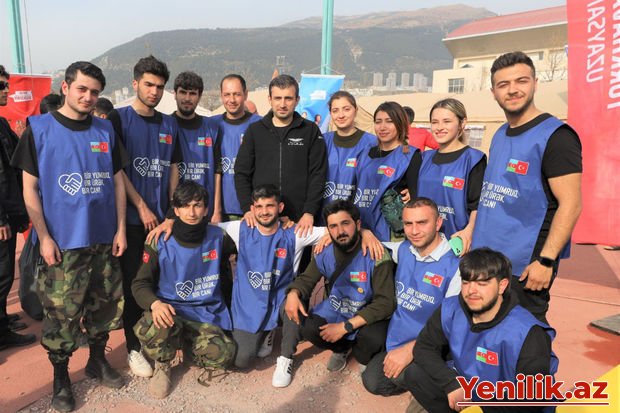 Selçuk Bayraktar Kahramanmaraşda Azərbaycan könüllüləri ilə görüşdü