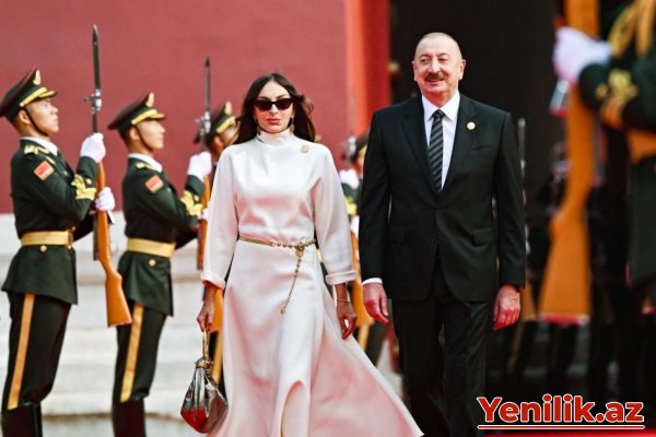 Prezidentlə xanımının paraddan maraqlı GÖRÜNTÜLƏRİ