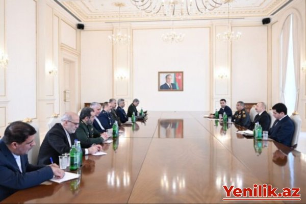 Prezident İranın müdafiə nazirini qəbul etdi – FOTOLAR