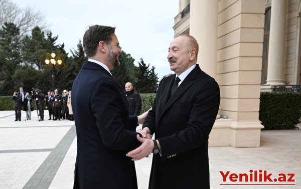 Əliyev Vensi qarşıladı - Fotolar