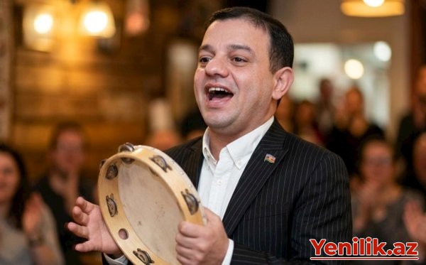 Ata Abdullayev müğənniliyə başlayır — Muğam dərslərinə yazıldı (FOTOLAR)