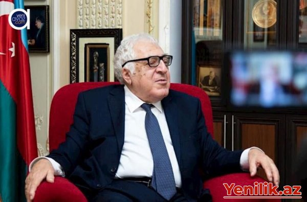 Yazıçı Anar ömürlük AYB sədri qalmaq təklifinə münasibət bildirdi