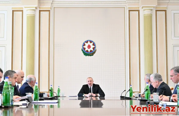 İlham Əliyev müşavirə keçirdi 