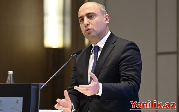 “Nəticədə bir yaxşı müəllim azalır, bir pis direktor artır”