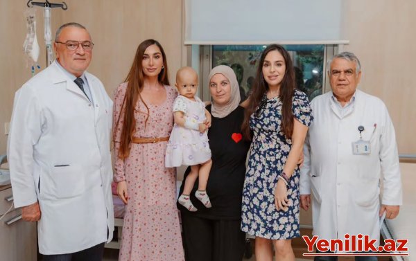 Leyla və Arzu Əliyevalar Milli Onkologiya Mərkəzində - Fotola