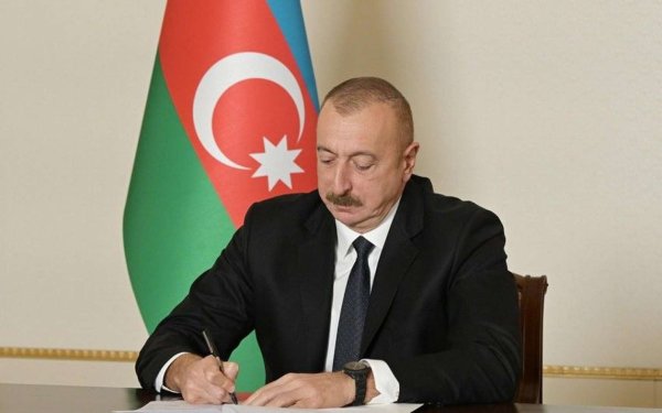Prezident 3 fərman imzaladı