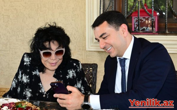 Nazir Flora Kərimovanın ad gününü evində təbrik etdi - Fotolar